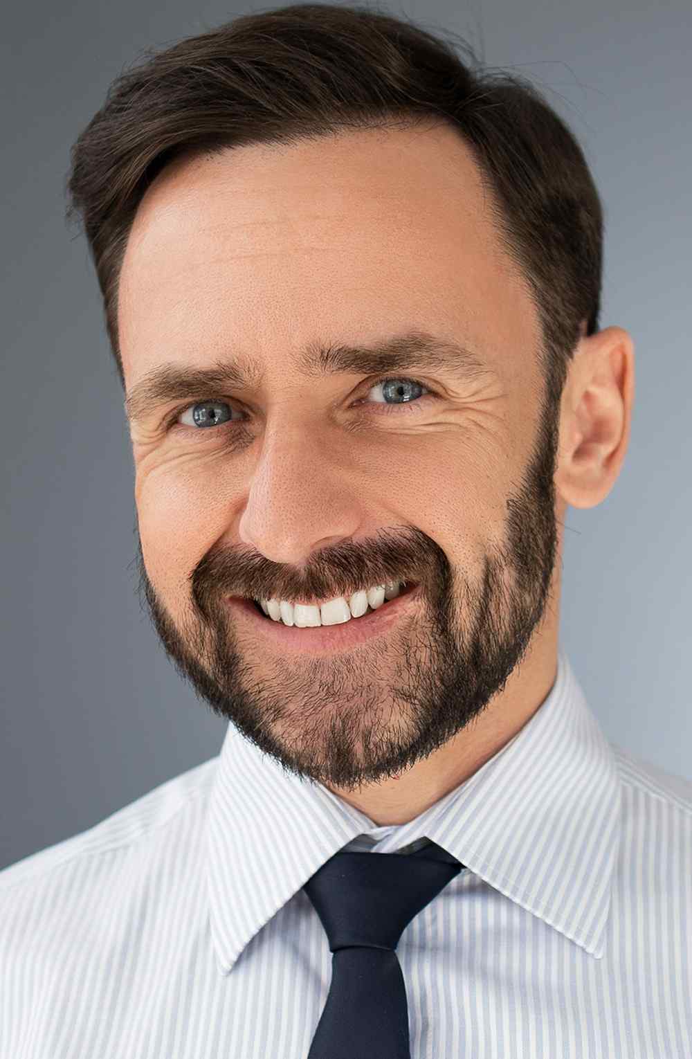 https://headfield.com/wp-content/uploads/2019/02/team_01.jpg